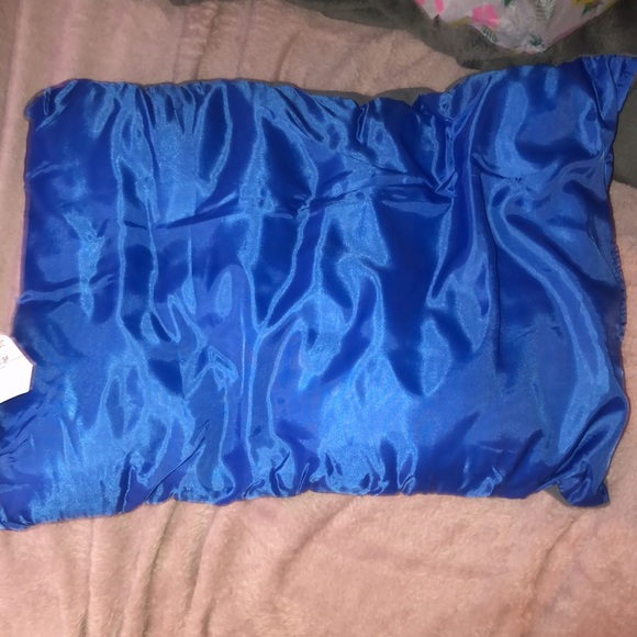 NWT camping pillow and carry bag - Picture 7 of 9
